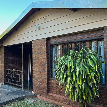 Villa Hq 282 Puerto Iguazú Exterior foto